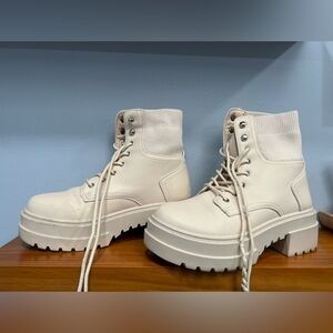 CHARLOTTE RUSSE Cream Lace Up Combat Boots SIZE 8 Pre Loved See Photos For Wear